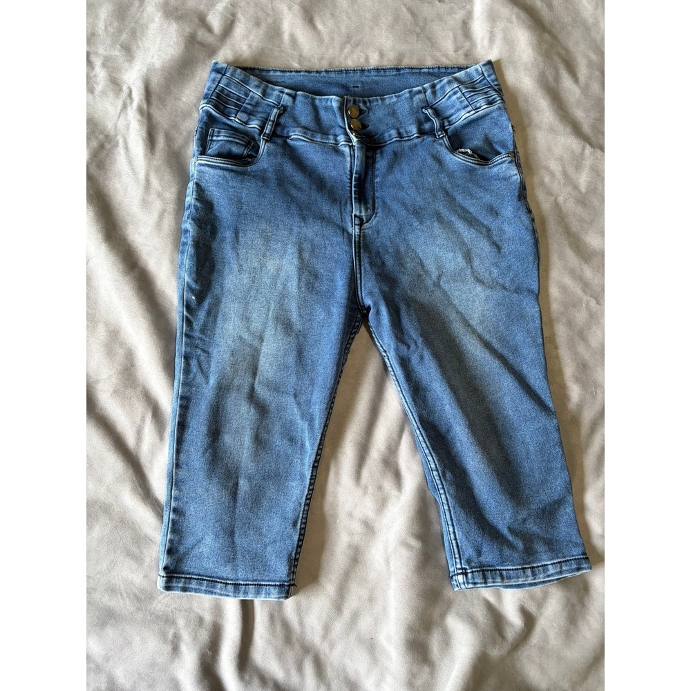 TB2 Denim Jeans Medium Wash Blue Capri Cropped Pants Double Button Womens 34